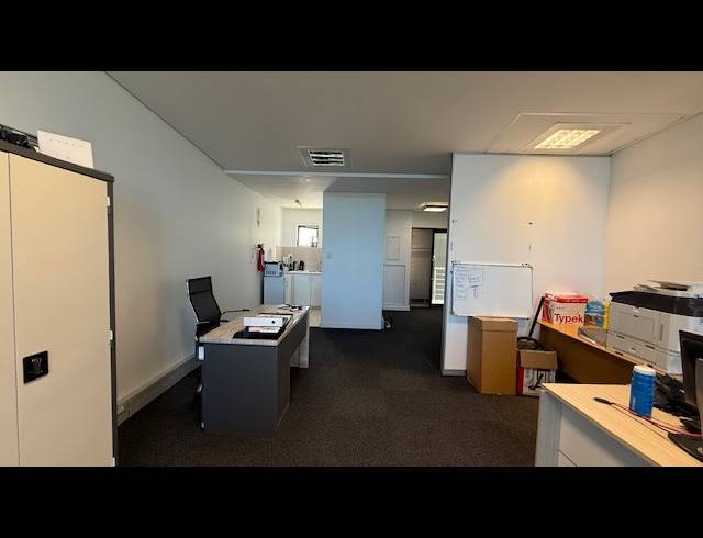 84M² OFFICE TO LET IN LA LUCIA RIDGE